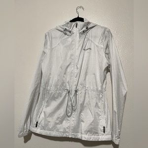 Columbia Chill and Wind breaker, Women’s Size Large, White and Grey